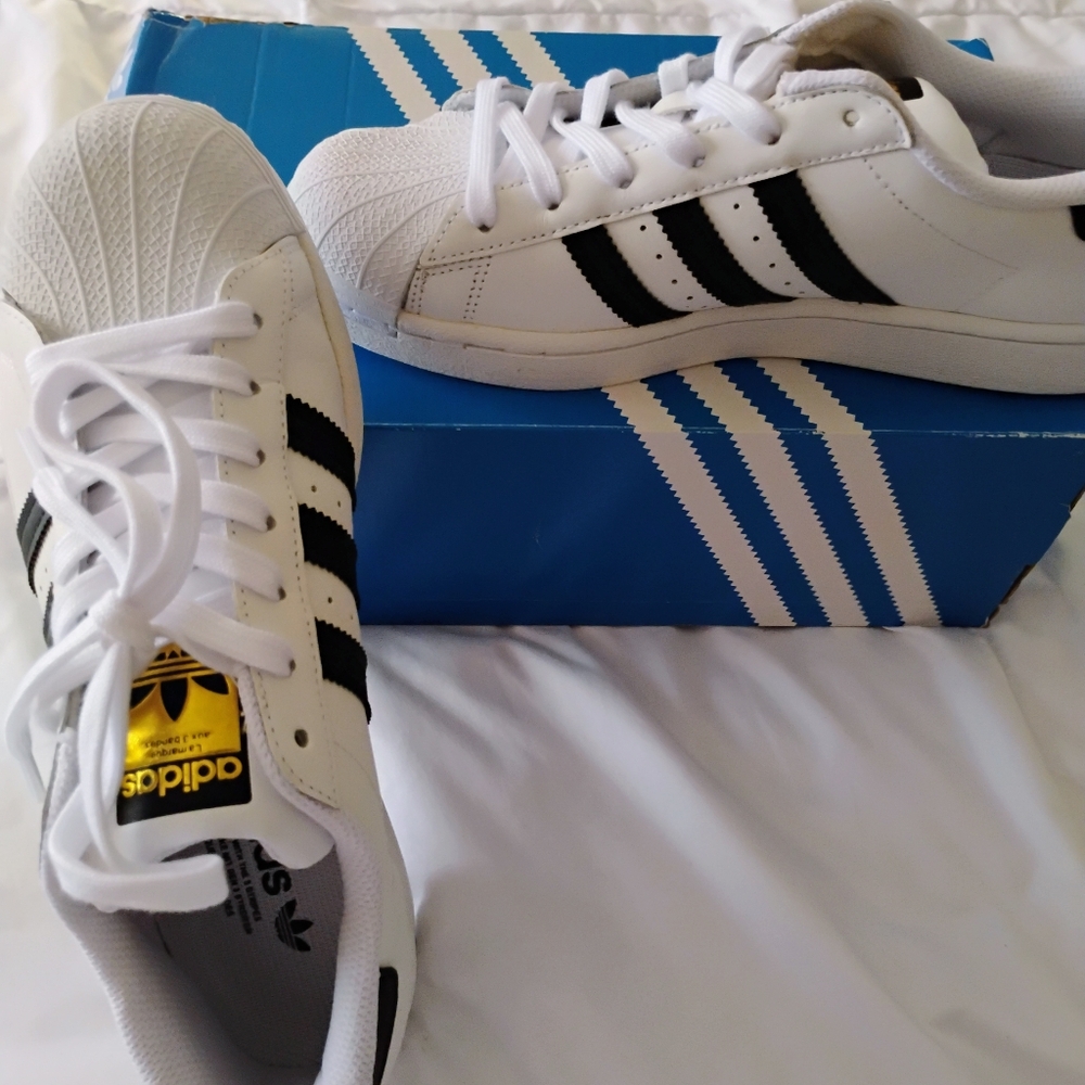 ladies Adidas all leather sneakers size 8 and 1/2